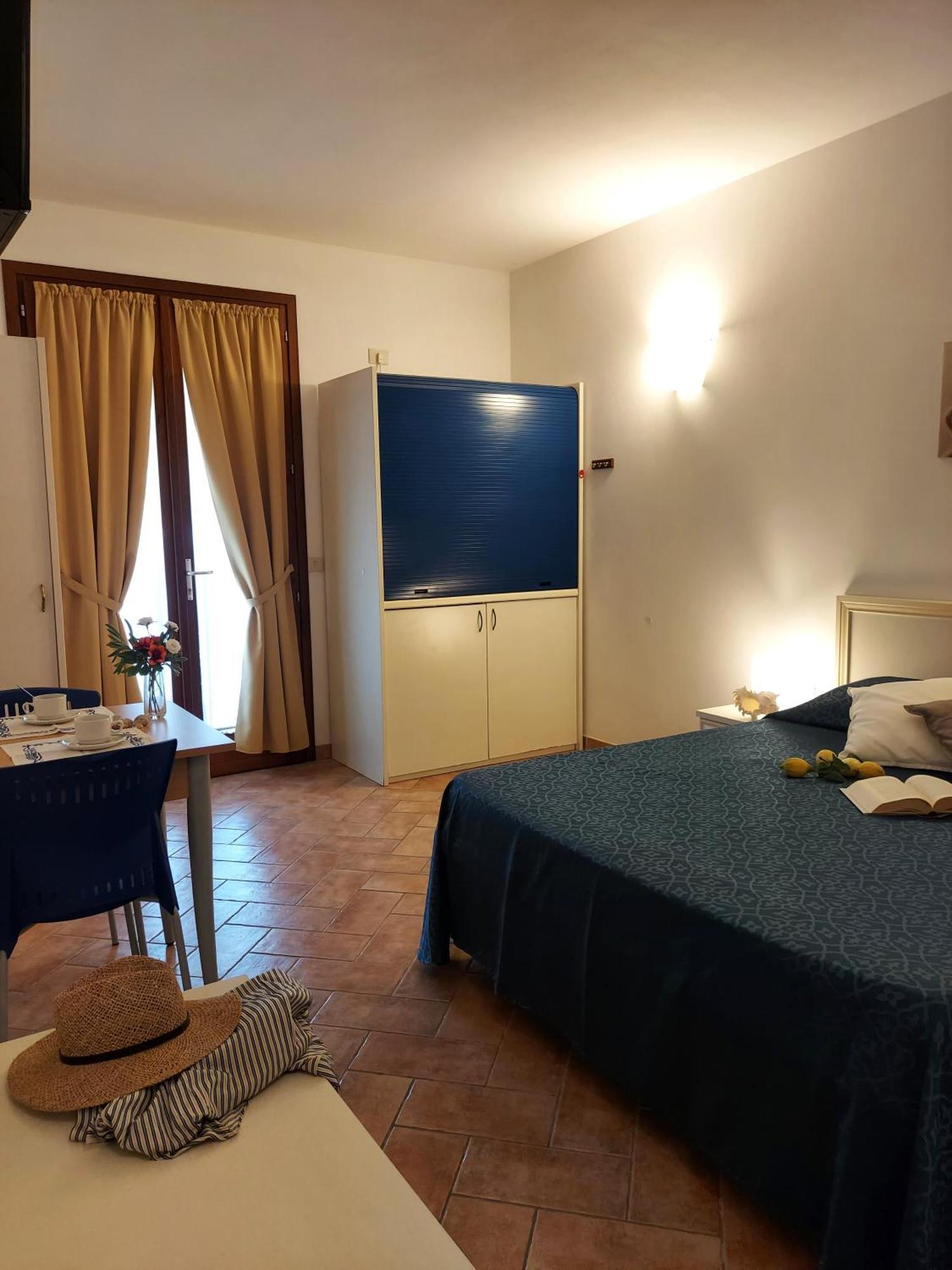 Lido Azzurro Residence Rta Capoliveri  Zimmer foto